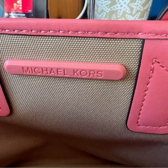 Michael Kors Jodie Jaguar Great Fruit Pink Tote - Picture 6 of 9